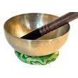 Terápiás tibeti hangtál 7 fémből bőrrel bevont fa ütővel, zöld brokát alátéttel - videoval