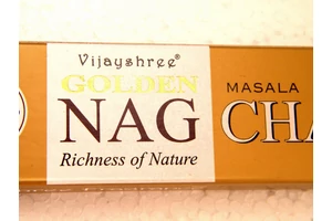 Nag Chandan füstölő az arany dobozos indiai Nag Champa