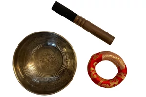 682-tibeti-mantras-hangtal-piros-brokattal