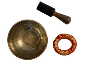 912-tibeti-mantras-hangtal-piros-brokattal