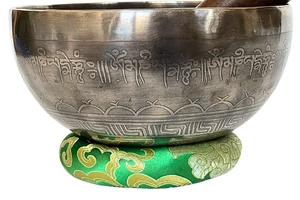zold-tara-1071-gramm-tibeti-mantras-hangtal-zold-brokattal