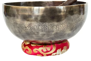 1149-gramm-tibeti-mantras-guru-rinpoche-piros-brokattal