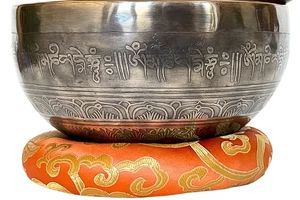 sakyamuni-984-grammos-tibeti-mantras-hangtal-7-fembol-keszult-sarga-brokat