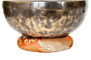 1724-tibeti-hangtal-napsarga-brokat