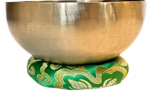 627-grammos-7-femes-tibeti-terapias-hangtal-fekete-zold-brokattal