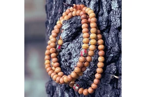 valodi-szantalfa-mala-108-szemes-76cm-tibeti-oszto-korall