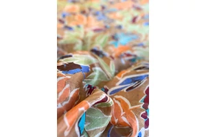 tolgyfaszin-alapon-level-mintas-sal-selyem-