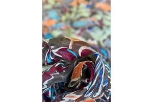 grafitszurke-alapon-level-mintas-sal-selyem-