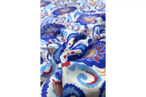 habfeher-alapon-zafirkek-mintas-sal-selyem-