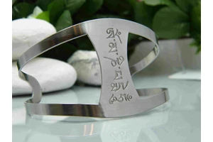 ommanipemehung-manata-karperec-orvosi-fem