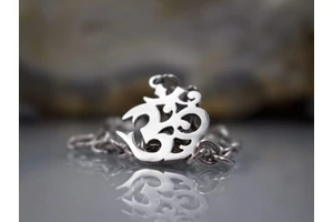 om-medal-ezust-szinu-orvosi-fem-lancon