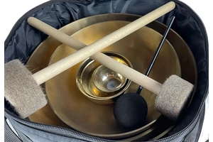 hangtal-taska-fekete-szin-elet-viraga-nylon