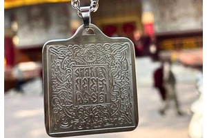 guru-rinpoche-pecset-medal-orvosi-fem-nyaklanc