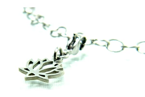 lotusz-orvosi-fem-karkoto