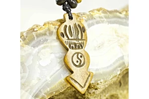 phurba-nyaklanc-allithato-zsinoron