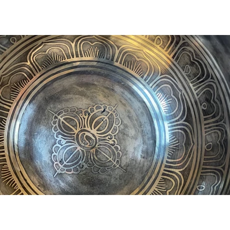 682 grammos tibeti mantrás hangtál 7 fémből piros brokát alátéttel - videoval