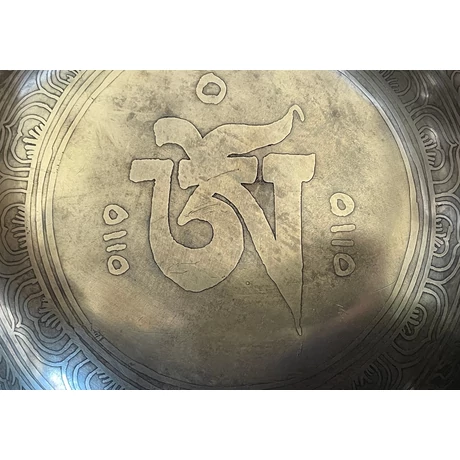 Csenrézivel gravírozott tibeti mantrás hangtál 7 fémből türkiz brokáttal és ütővel - videoval