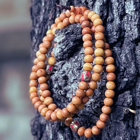 Szantál mala valódi illatos szantálfából, 76 cm kerületű, tibeti osztós