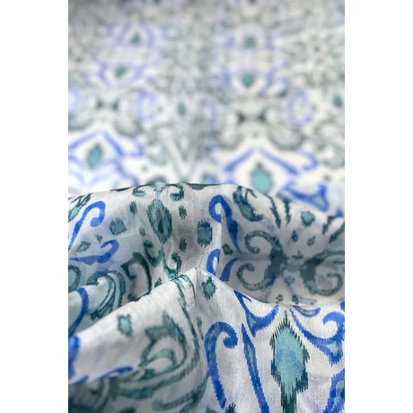 Hermelinfehér alapon királykék és petrolzöld mintás 100% valódi hernyóselyem sál 50x180 cm