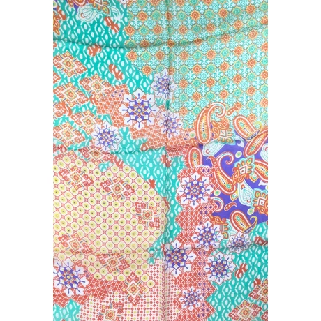 Margarétafehér alapon mintás 100% valódi hernyóselyem sál 50x180 cm