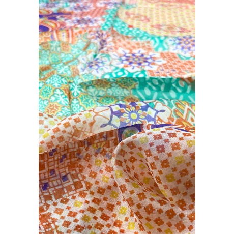 Margarétafehér alapon mintás 100% valódi hernyóselyem sál 50x180 cm