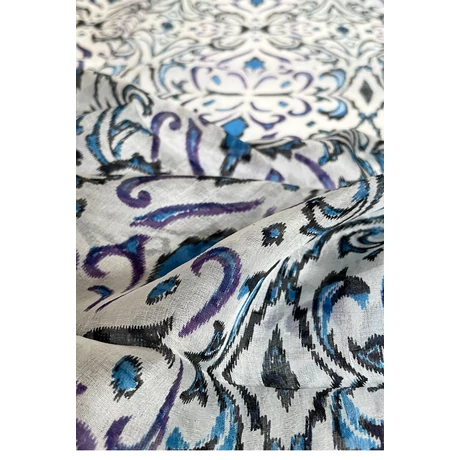 Harmatfehér alapon cölinkék, ametisztlila, ébenfekete mintás 100% valódi hernyóselyem sál 50x180 cm