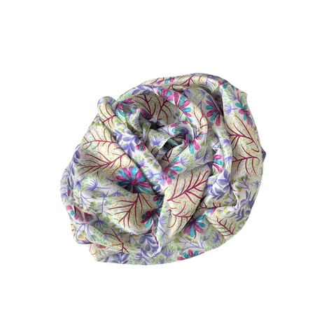 Hófehér alapon virágmintás 100% valódi hernyóselyem sál 50x180 cm