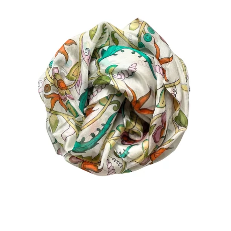 Porcelánfehér alapon virágmintás 100% valódi hernyóselyem sál 50x180 cm