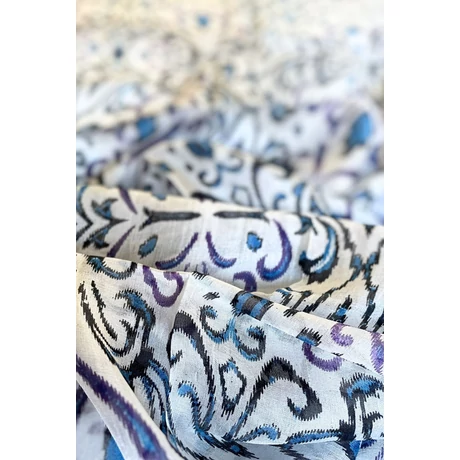 Habfehér alapon bársonyfekete, pávakék és padlizsánlila mintás 100% valódi hernyóselyem sál 100x180 cm