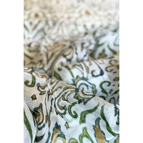 Hermelinfehér alapon szaharasárga és angolzöld mintás 100% valódi hernyóselyem sál 100x180 cm