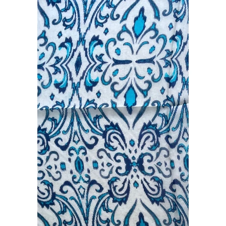 Hermelinfehér alapon türkizkék és párizsikék mintás 100% valódi hernyóselyem sál 100x180 cm