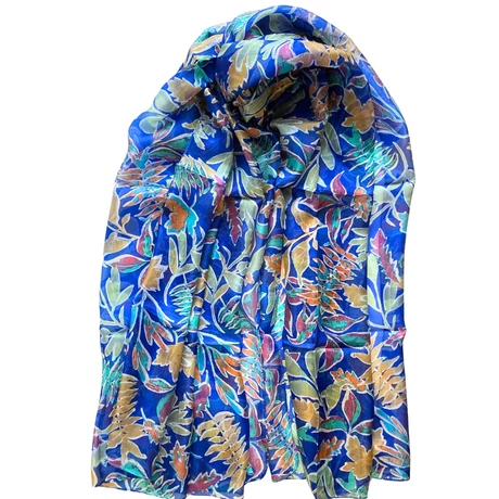 Chartresikék alapon levél mintás 100% valódi hernyóselyem sál 100x180 cm