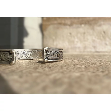 Ommanipemehung mantrás karperec belsejében sárkánnyal unisex design