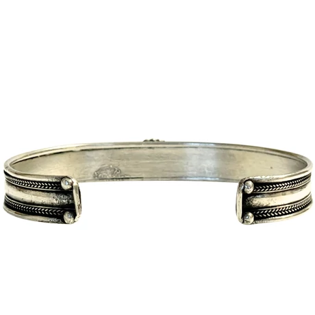 Karperec lápisz lazuli kővel tibeti dordzse szimbólumban, kék pöttyökkel