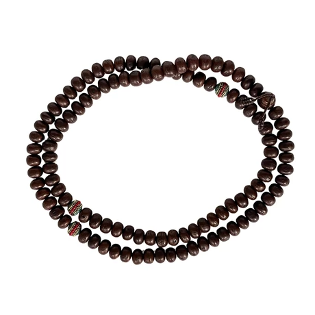 Bodhifa mala tibeti design osztóval, natúr szemekből sötétbarna színben 94 cm kerületű